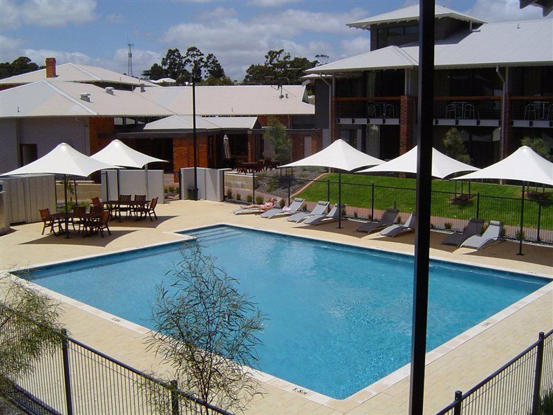 มาร์กาเร็ต อิน ทาวน์ อพาร์ตเมนต์ Aparthotel Margaret River ภายนอก รูปภาพ